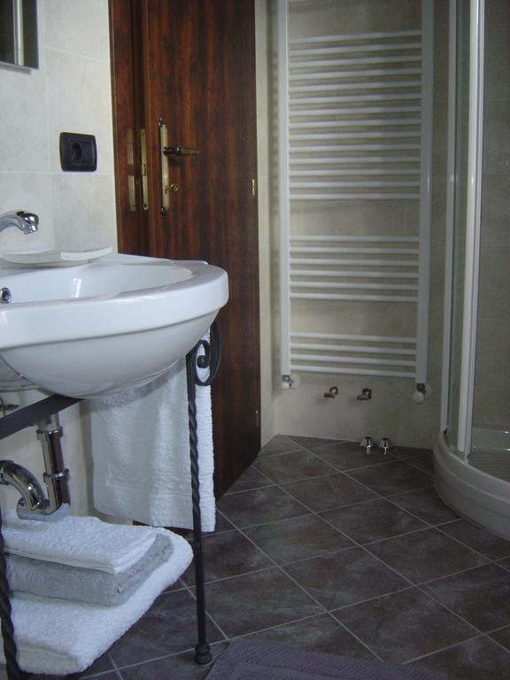 La Collina Dei Franchi Bed & Breakfast Camporgiano Oda fotoğraf
