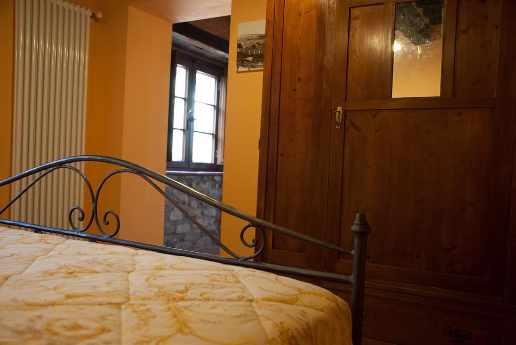 La Collina Dei Franchi Bed & Breakfast Camporgiano Oda fotoğraf