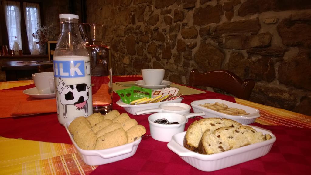 La Collina Dei Franchi Bed & Breakfast Camporgiano Dış mekan fotoğraf