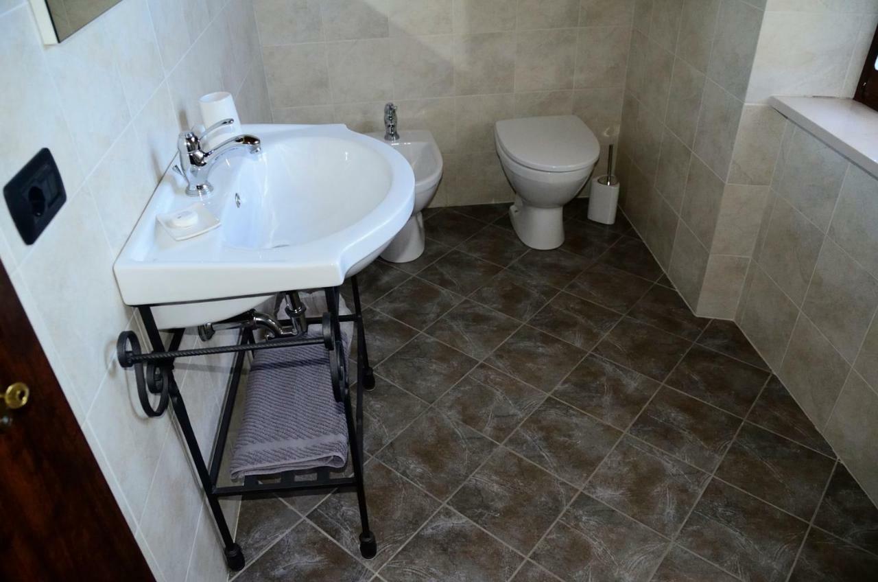 La Collina Dei Franchi Bed & Breakfast Camporgiano Dış mekan fotoğraf